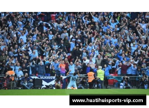 揭秘月度最佳球员：光芒背后的奋斗与荣耀